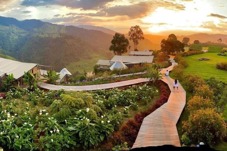 El Nido del Cóndor, Caldas 1-min