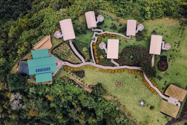 El Nido del Cóndor, Caldas 3-min