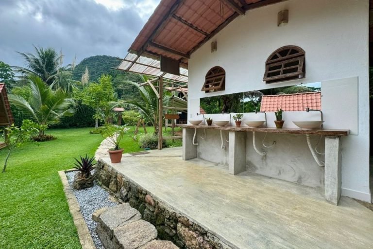 FLORA Praia do Sono Paraty, Rio de Janeiro 5