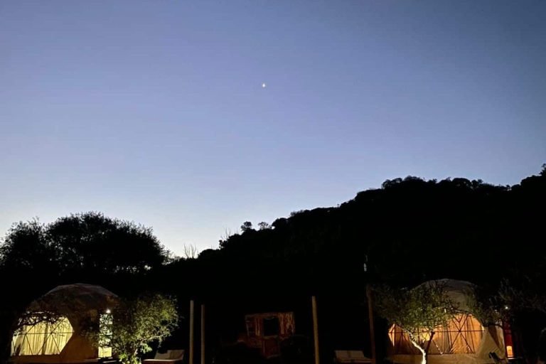 La Romelia Domos noche