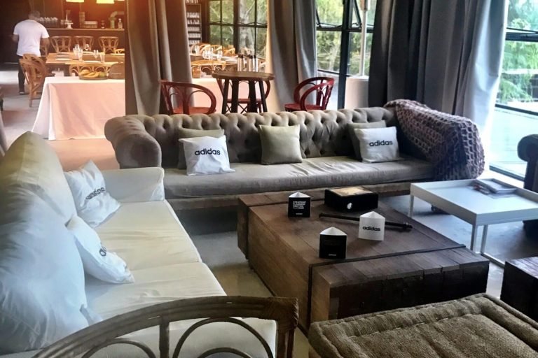 {"cameraType":"Wide","macroEnabled":false,"qualityMode":2,"deviceTilt":-0.011251048245702222,"customExposureMode":0,"extendedExposure":false,"whiteBalanceProgram":0,"cameraPosition":1,"focusMode":0}