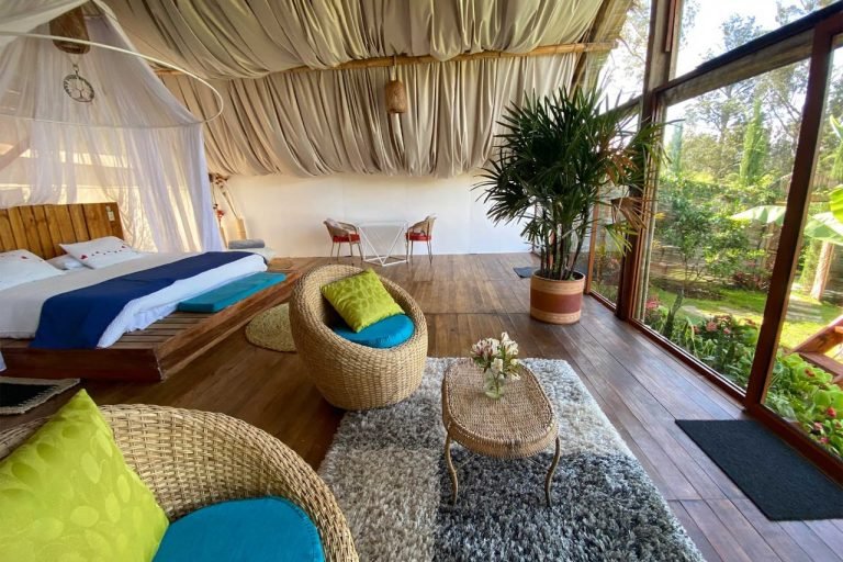 Samay Collections, Tababela, Ecuador 6