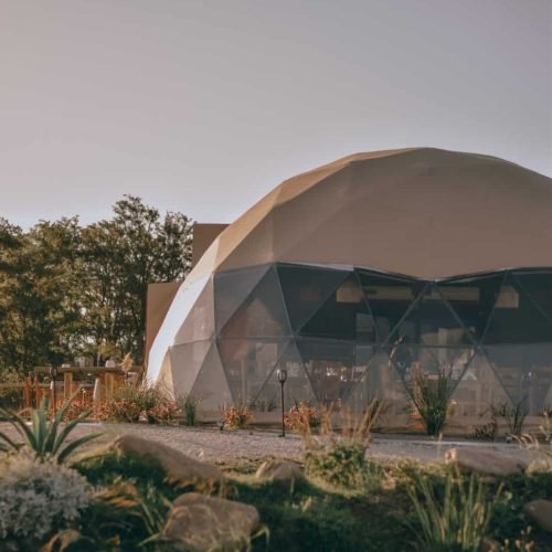 glamping puente blanco domo exterior.jpeg