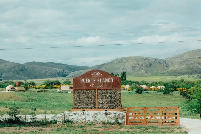 glamping puente blanco entrada.jpeg