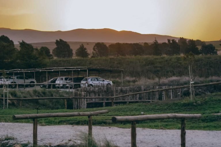 glamping puente blanco exterior.jpeg